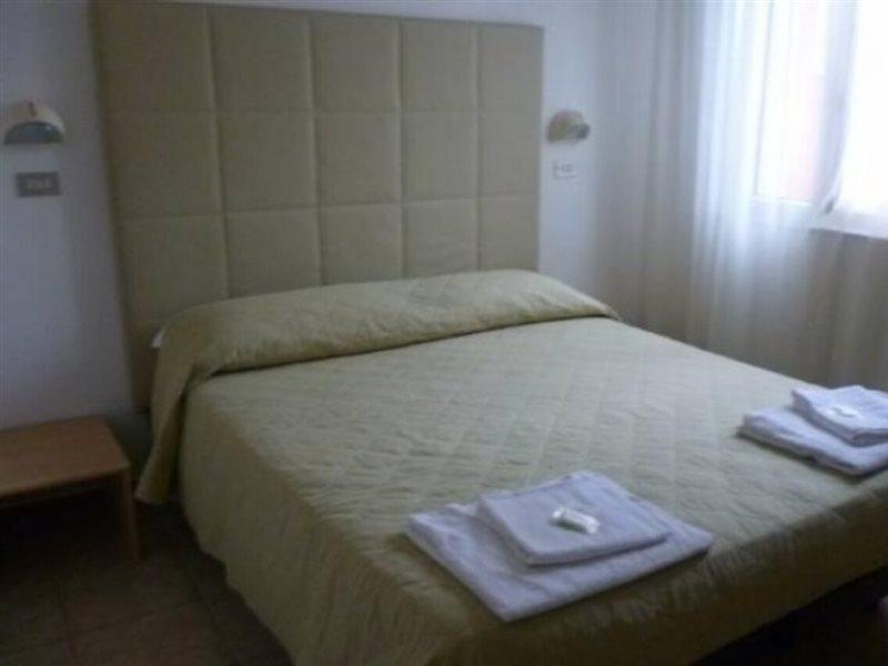 Hotel Riviera Римини Екстериор снимка