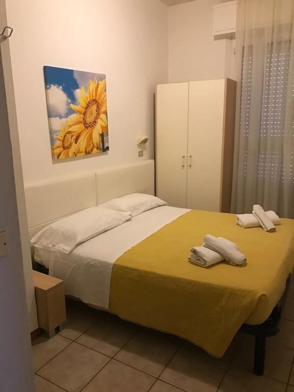 Hotel Riviera Римини Екстериор снимка