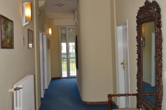 Hotel Riviera Римини Екстериор снимка