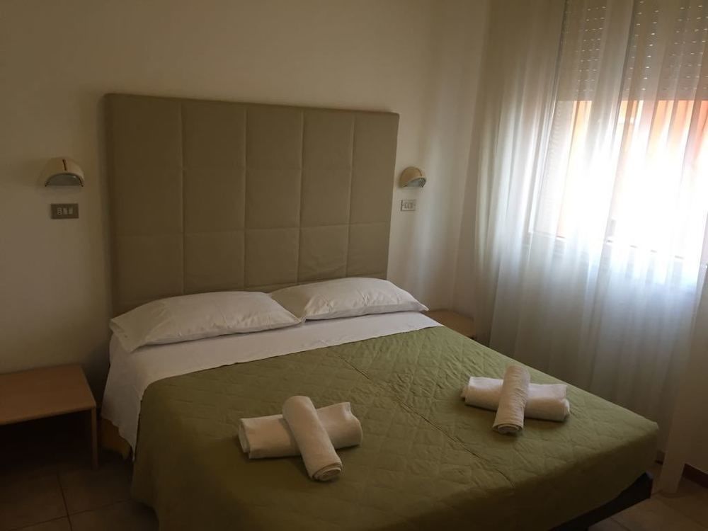 Hotel Riviera Римини Екстериор снимка