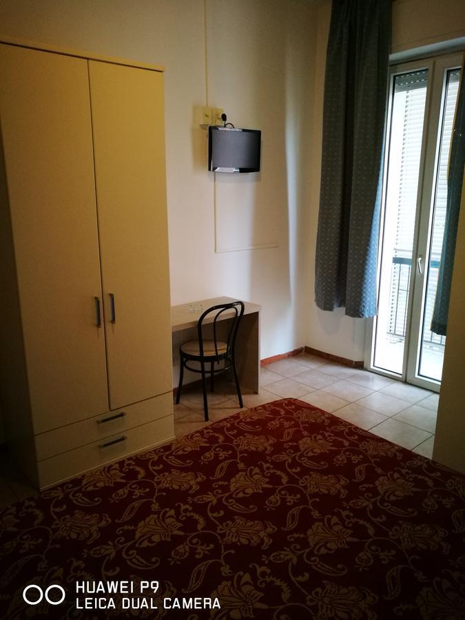 Hotel Riviera Римини Екстериор снимка